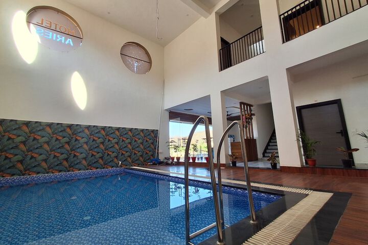 Pool 17 of 28