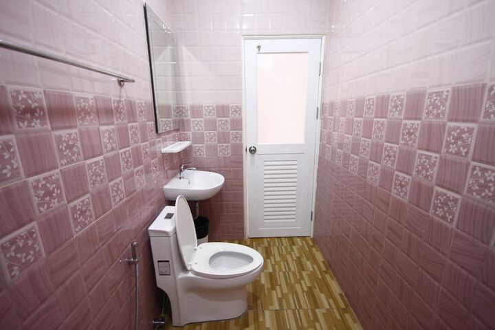 Room 25 of 42