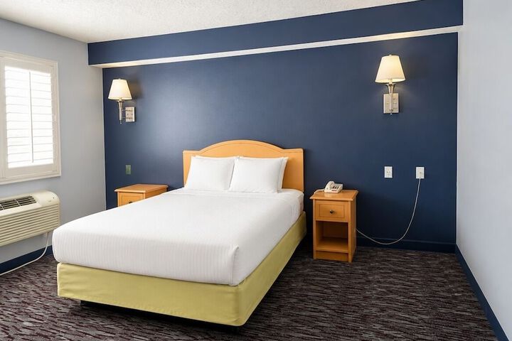 Room 11 of 41