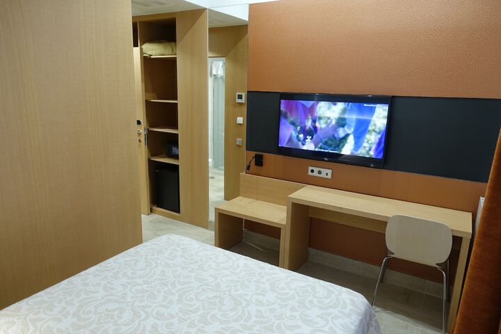 Room 9 of 67