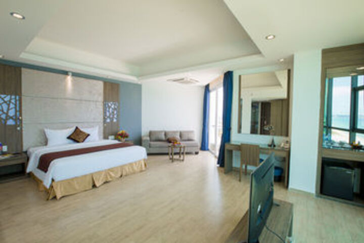 Room 40 of 64