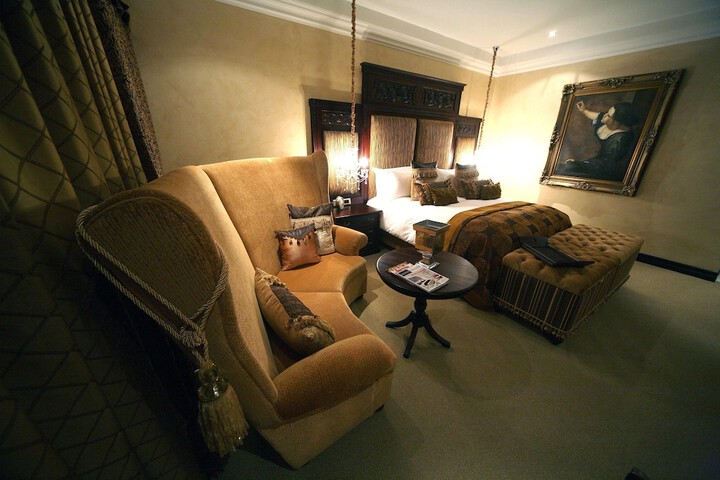 Room 7 of 66