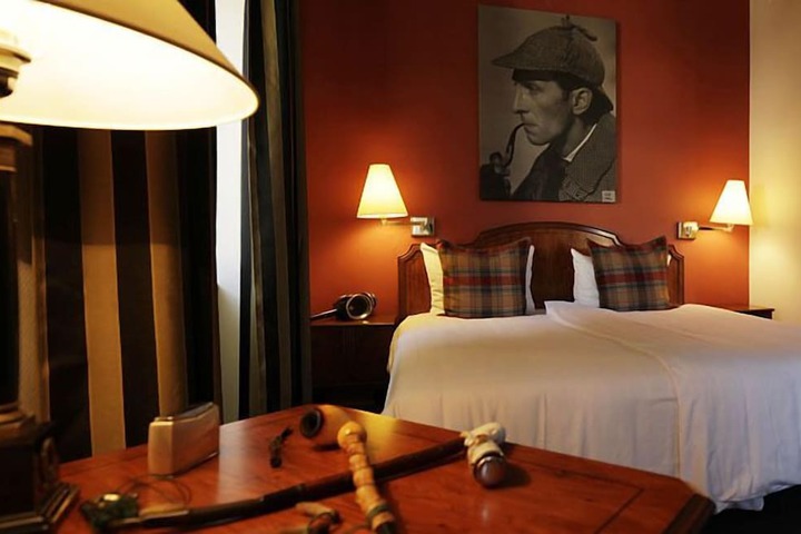 Room 21 of 42