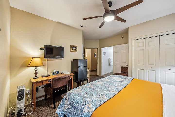 Room 42 of 118