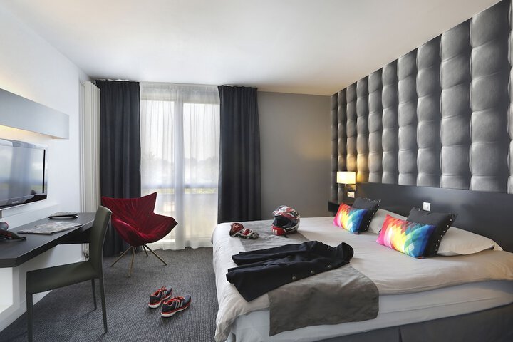 Room 27 of 46