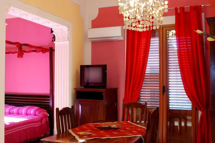 Room 17 of 38