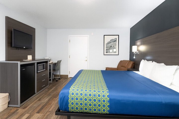 Room 34 of 61