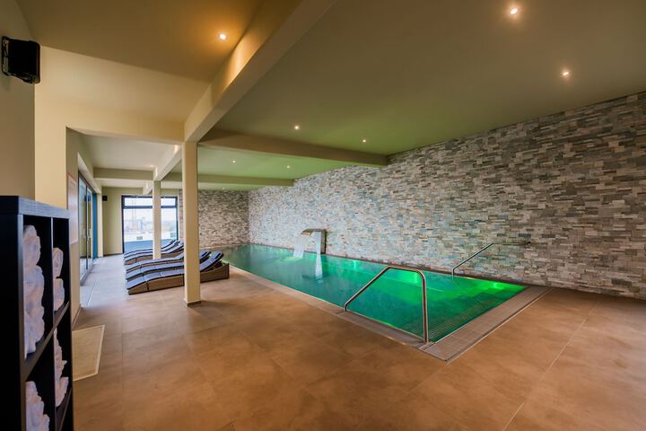 Pool 38 of 56
