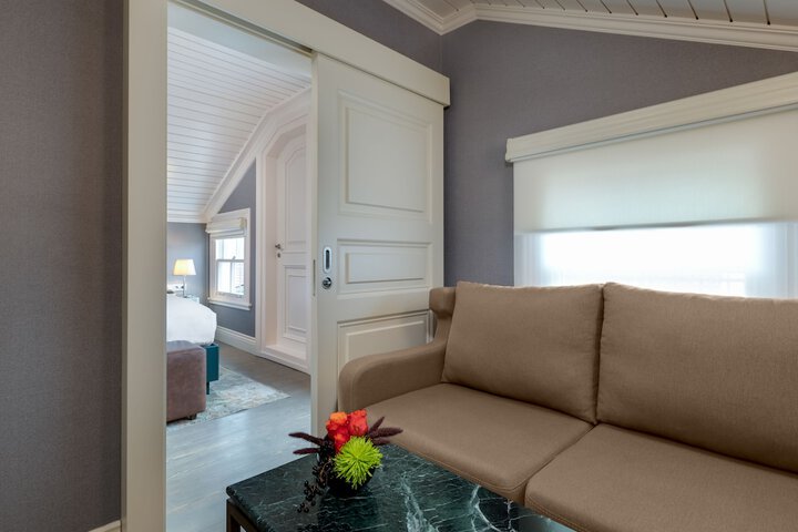 Room 40 of 83