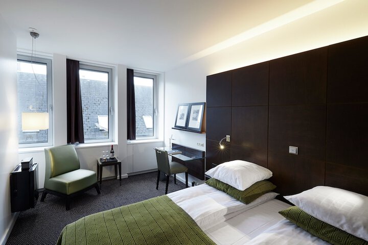 Room 14 of 86