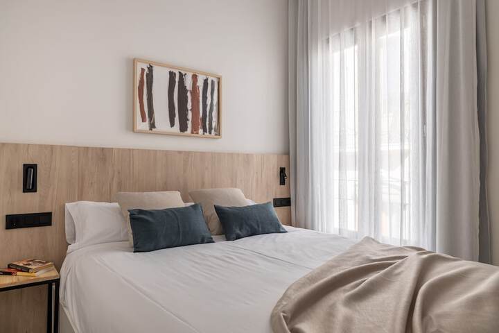 Room 2 of 35