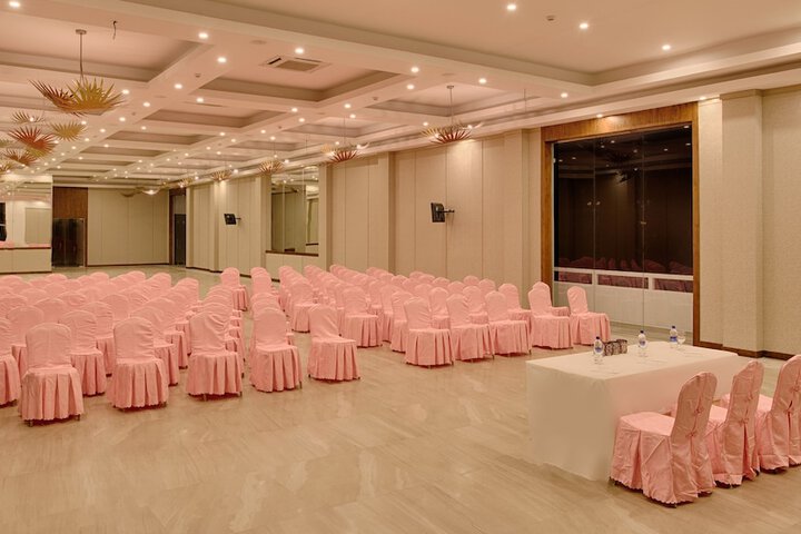 Ballroom/Hall 40 of 47