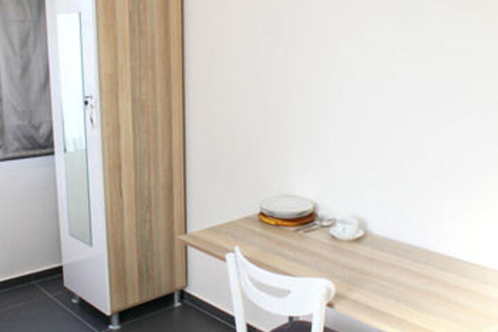 Room 11 of 11