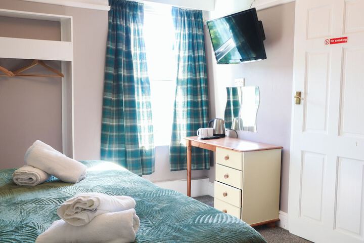 Room 47 of 100