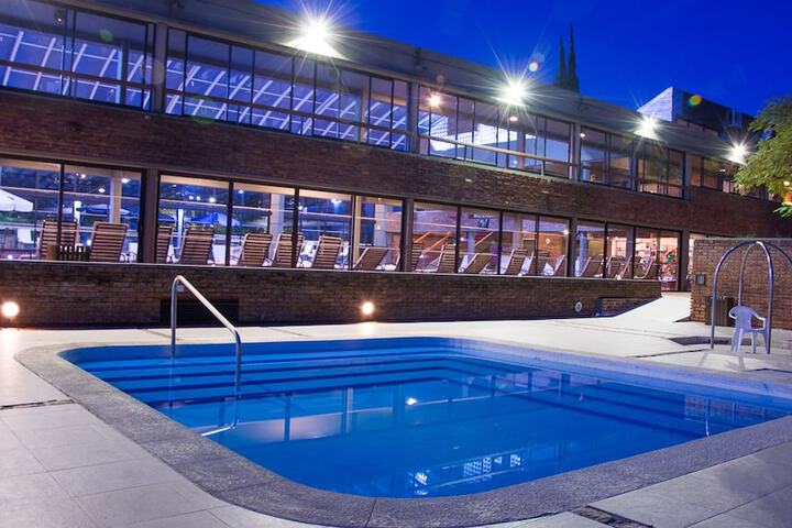 Pool 59 of 176