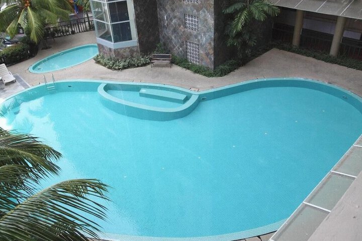 Pool 33 of 44