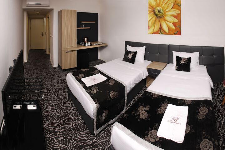 Room 4 of 88