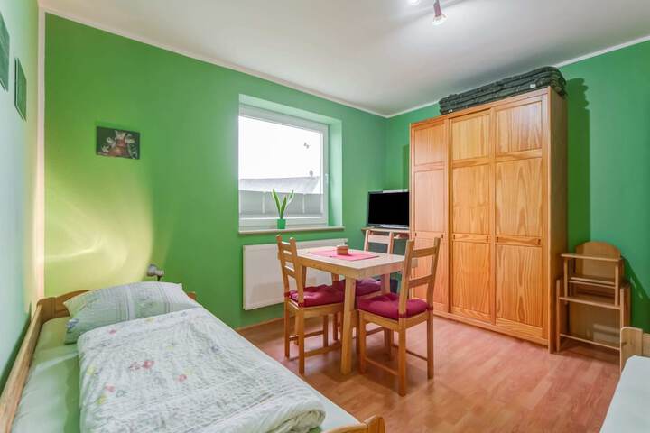 Room 9 of 40