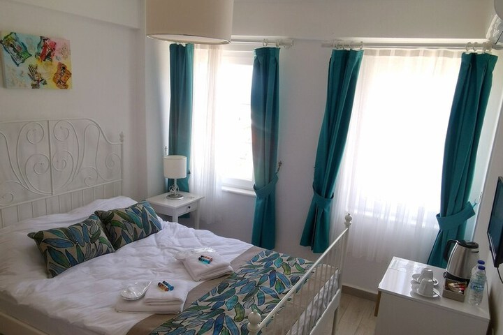 Room 11 of 33