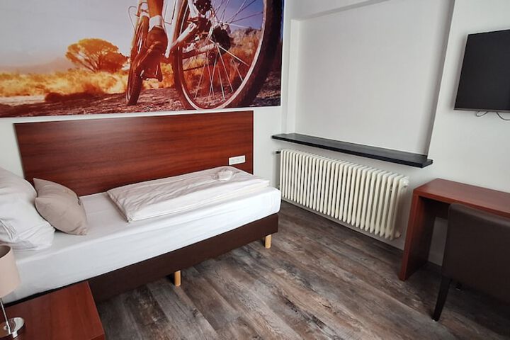 Room 10 of 67