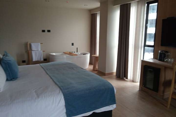 Room 3 of 123