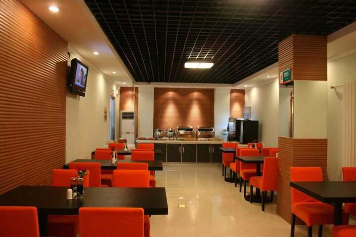 Dining Photos