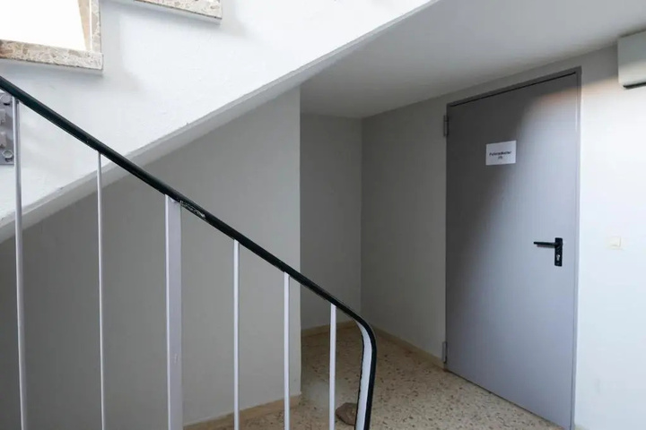 Room 10 of 17