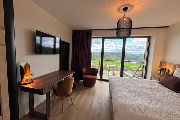 Room 2 of 30