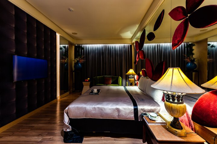 Room 8 of 23