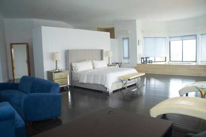 Room 14 of 48