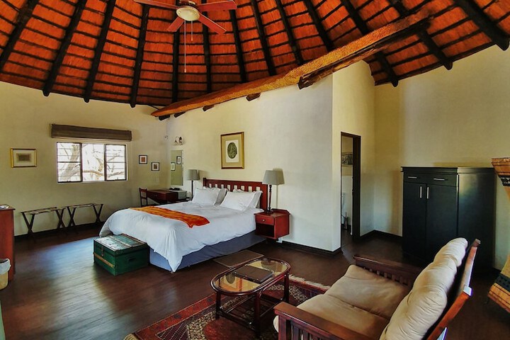 Room 4 of 74