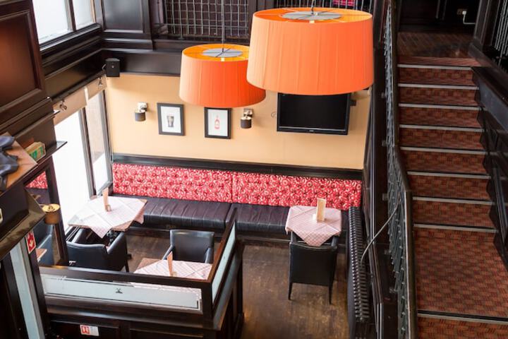 Lounge 50 of 67
