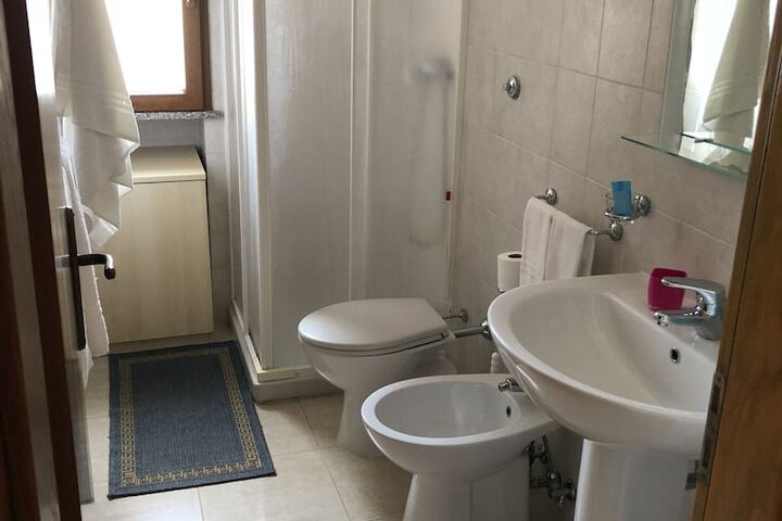 Room 9 of 14