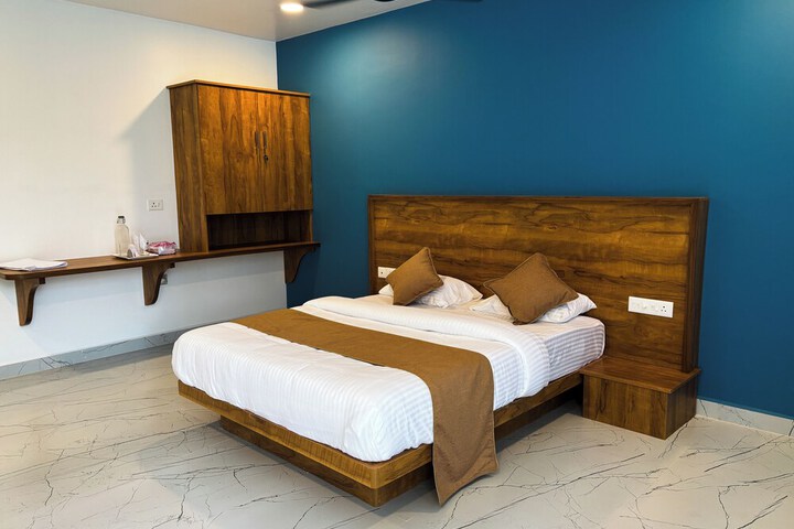 Room 3 of 14