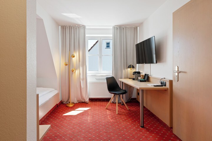 Room 32 of 88