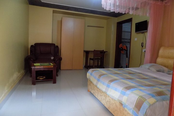Room 10 of 43