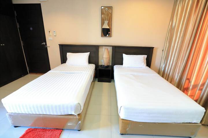 Room 10 of 24