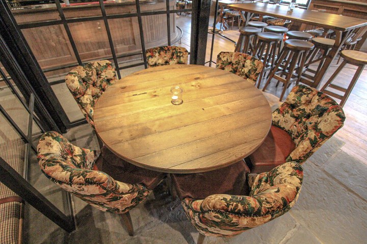 Dining 76 of 136