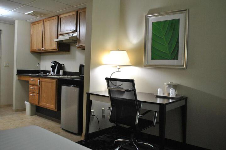 2 Double Beds Microwave and Refrigerator WiFi Full Breakfast (5 of 11)