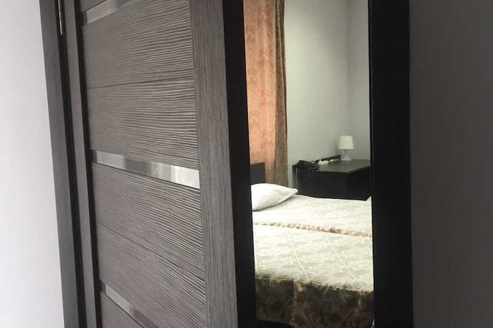 Room 10 of 26