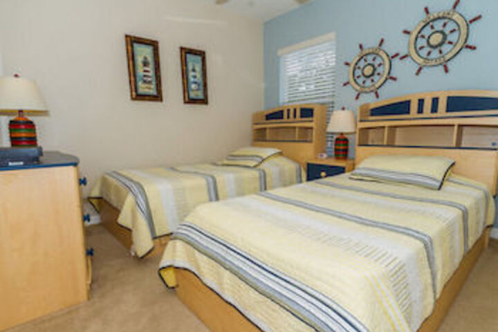 Room 203 of 380