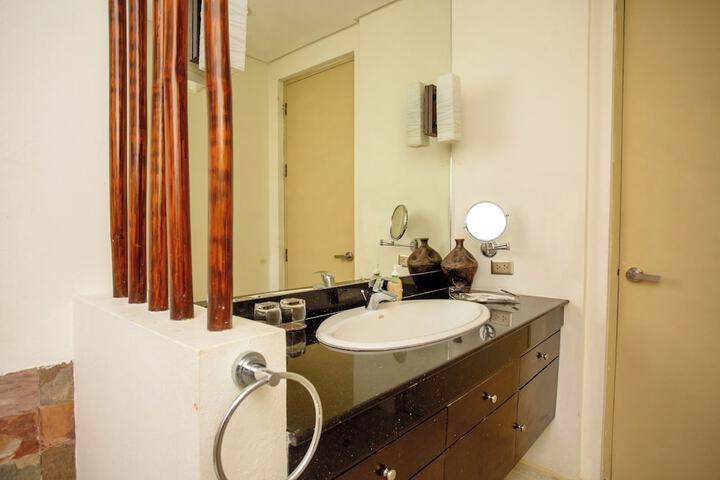 Room 146 of 208