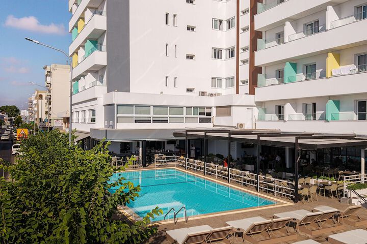 Pool Hotel