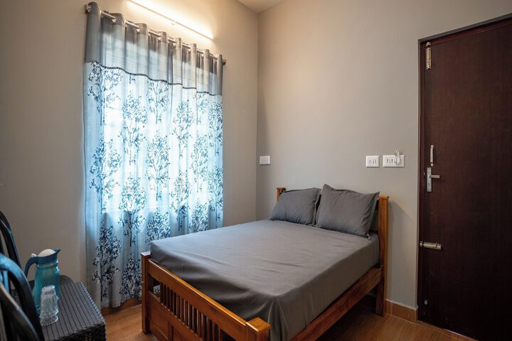 Room 2 of 17