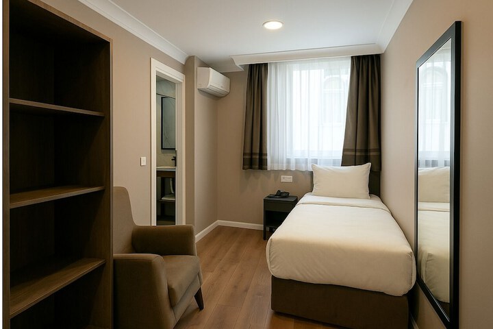 Room 10 of 42
