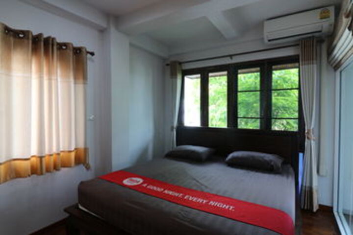 Room 8 of 19