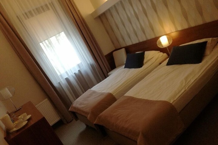 Room 29 of 38