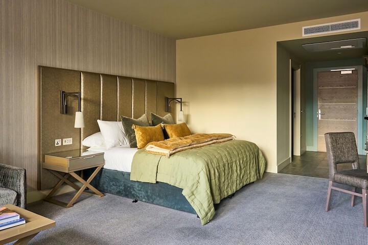 Room 22 of 107