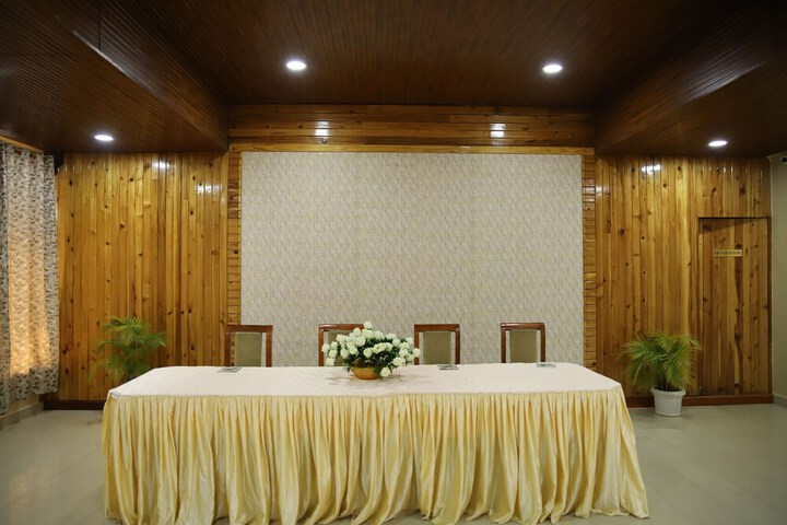 Ballroom/Hall 48 of 68