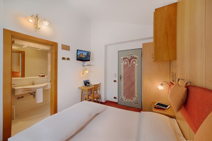 Room 11 of 55